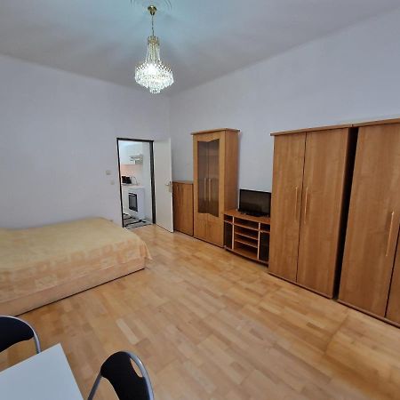 Central City Apartment Виена Екстериор снимка
