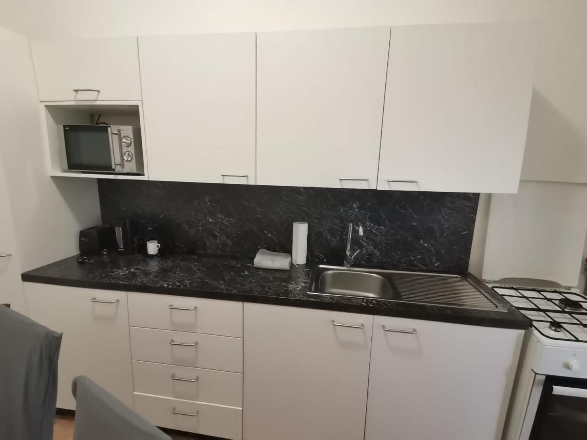Central City Apartment Виена Екстериор снимка