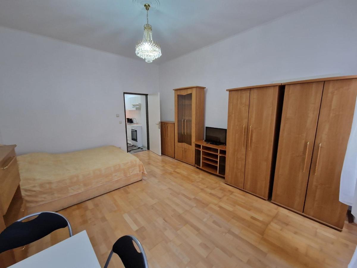 Central City Apartment Виена Екстериор снимка