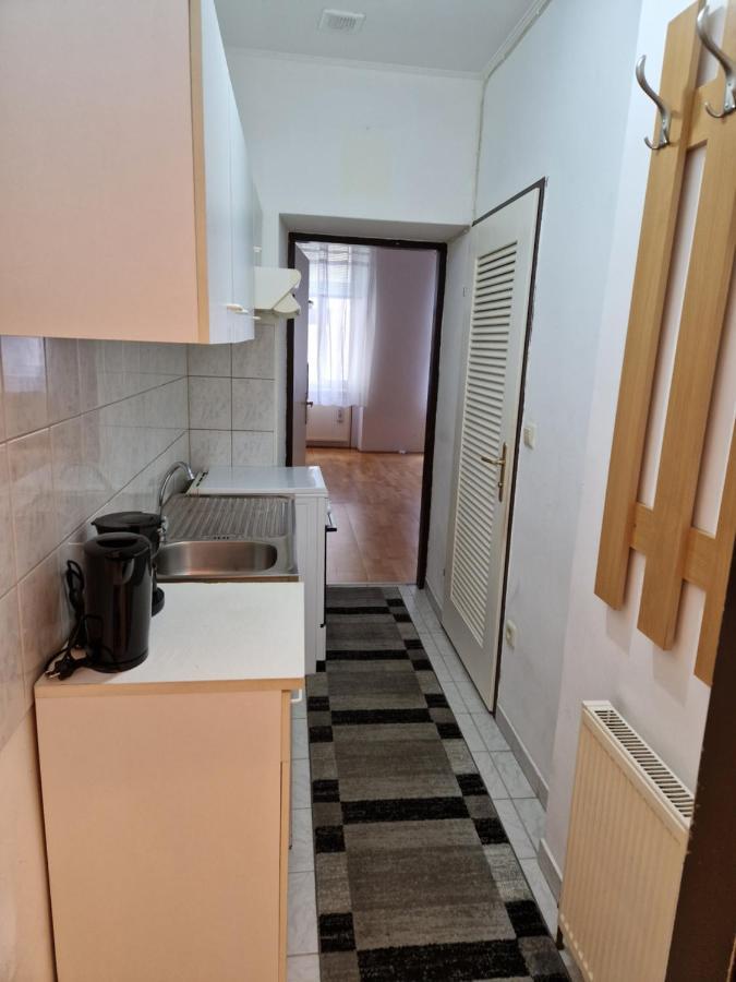 Central City Apartment Виена Екстериор снимка